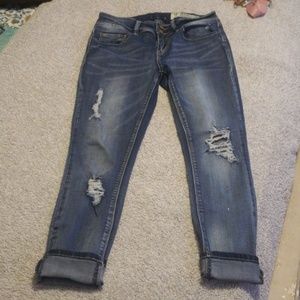 EUC high rise distressed cropped jeans. size 9